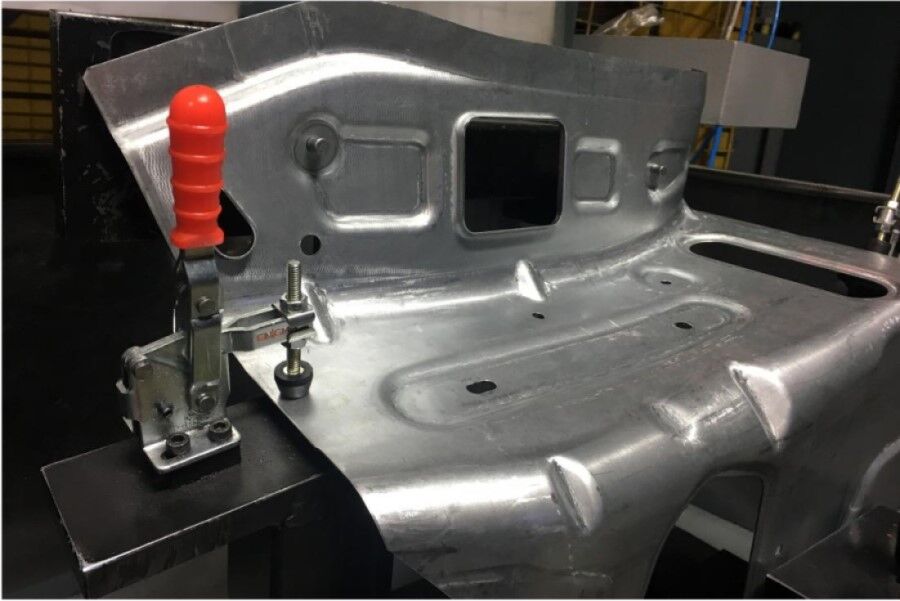 Vertical Connection Element with Horizontal Base Clamp 1101 Y